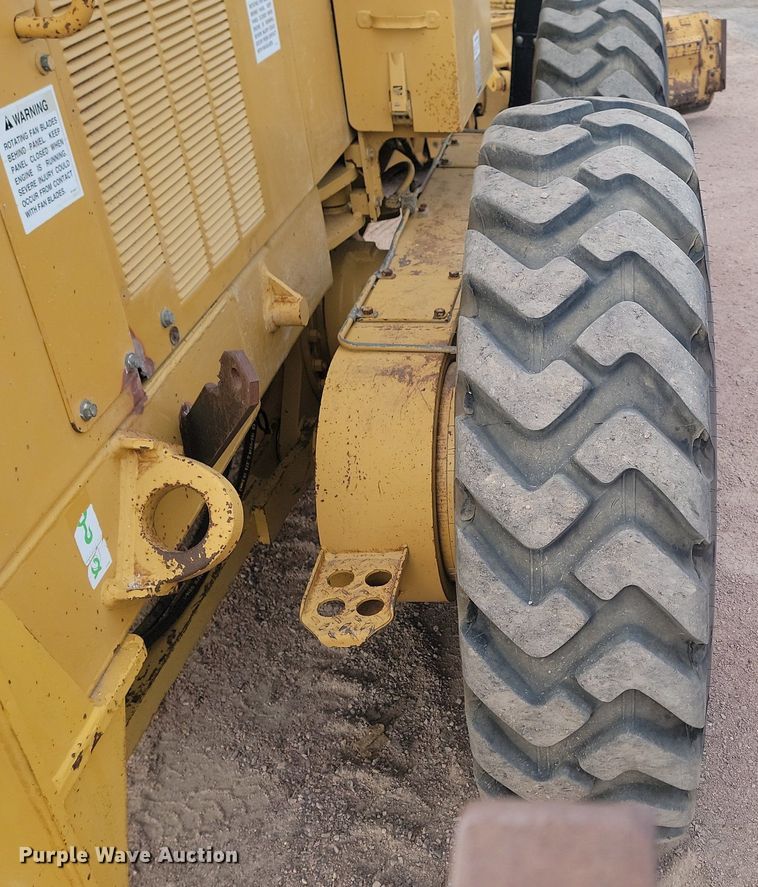 image for item LA9762 2001 Caterpillar  140H VHP motor grader