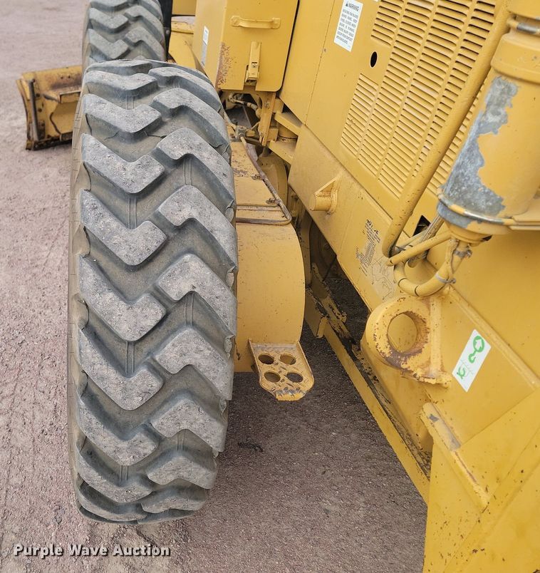 image for item LA9762 2001 Caterpillar  140H VHP motor grader