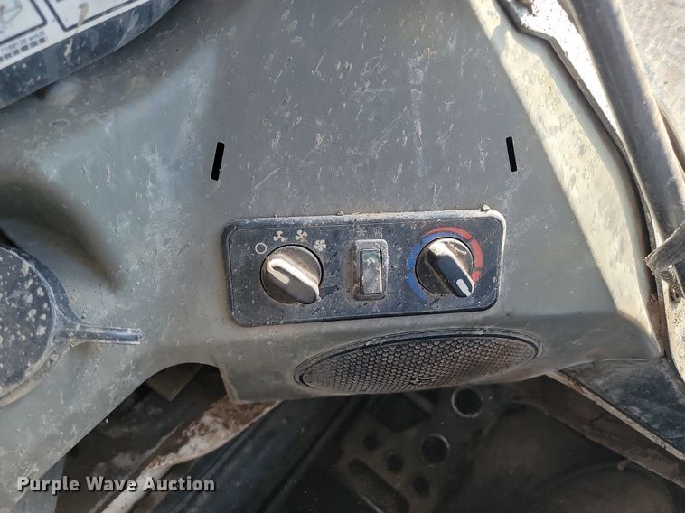 image for item LA9772 2016 Bobcat  T770 tracked skid steer loader