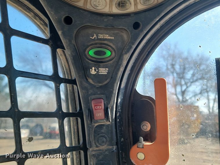 image for item LA9772 2016 Bobcat  T770 tracked skid steer loader