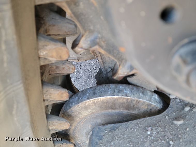 image for item LA9772 2016 Bobcat  T770 tracked skid steer loader