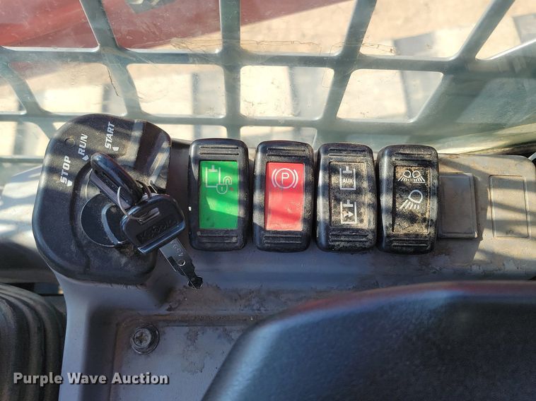 image for item LA9773 2020 Kubota  SVL75-2 tracked skid steer loader