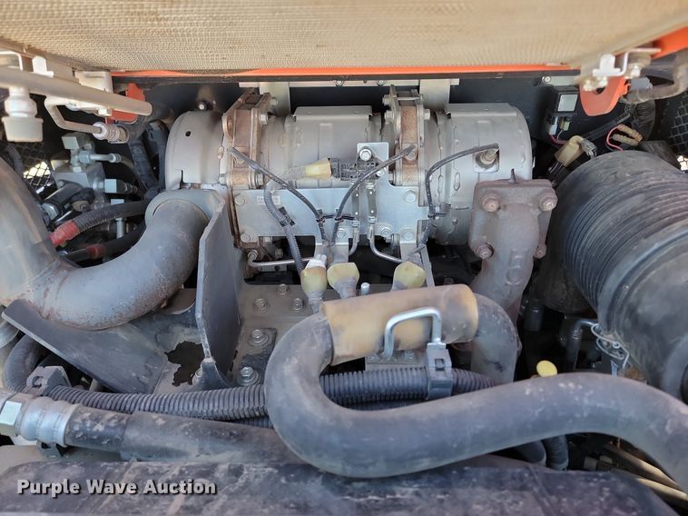 image for item LA9773 2020 Kubota  SVL75-2 tracked skid steer loader