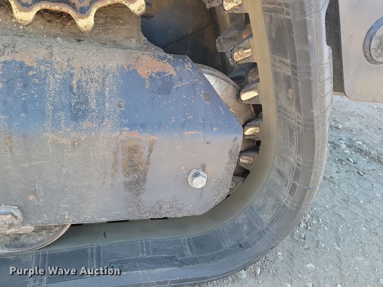 image for item LA9773 2020 Kubota  SVL75-2 tracked skid steer loader