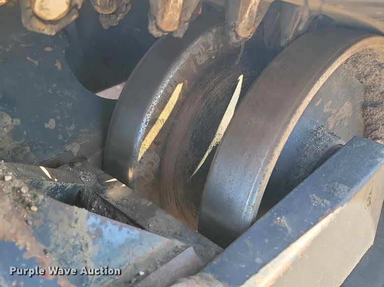 image for item LA9773 2020 Kubota  SVL75-2 tracked skid steer loader