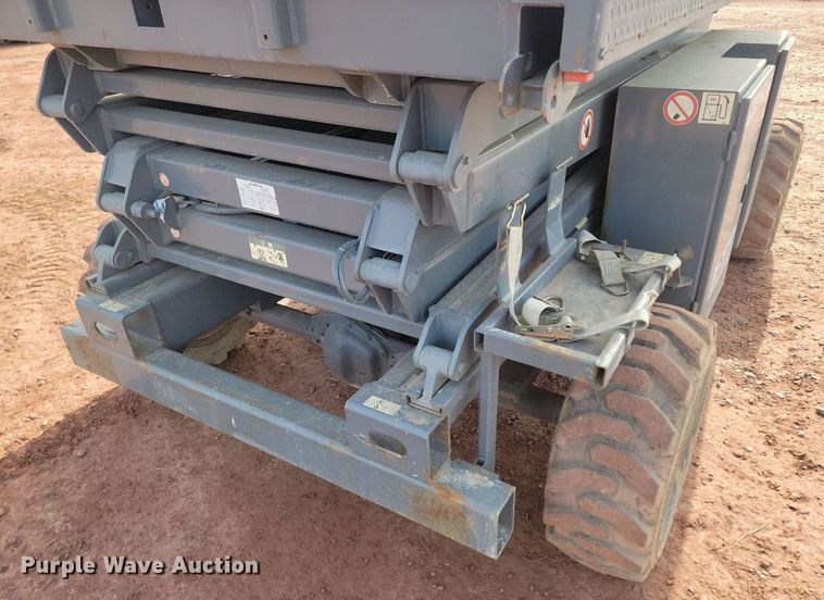 image for item LA9775 2002 Skyjack SJ-8831 scissor lift