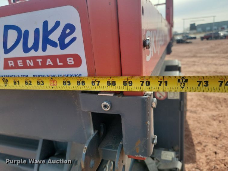 image for item LA9775 2002 Skyjack SJ-8831 scissor lift