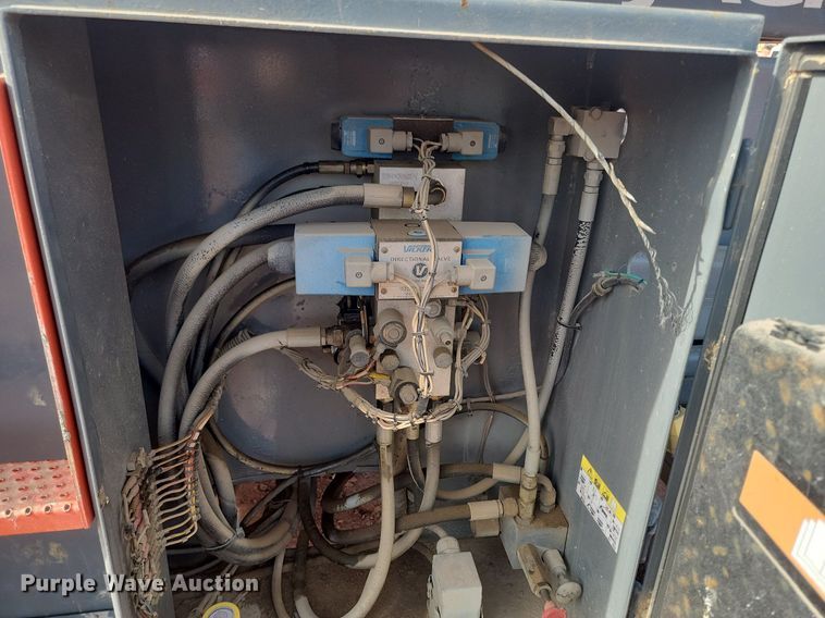 image for item LA9775 2002 Skyjack SJ-8831 scissor lift