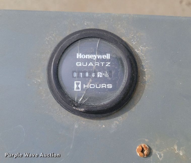 image for item LA9778 2015 Skyjack SJIII 3226 scissor lift