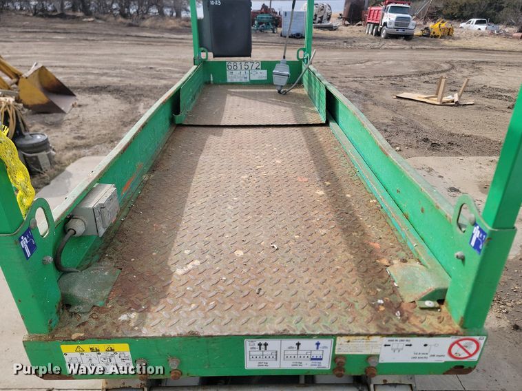 image for item LA9778 2015 Skyjack SJIII 3226 scissor lift