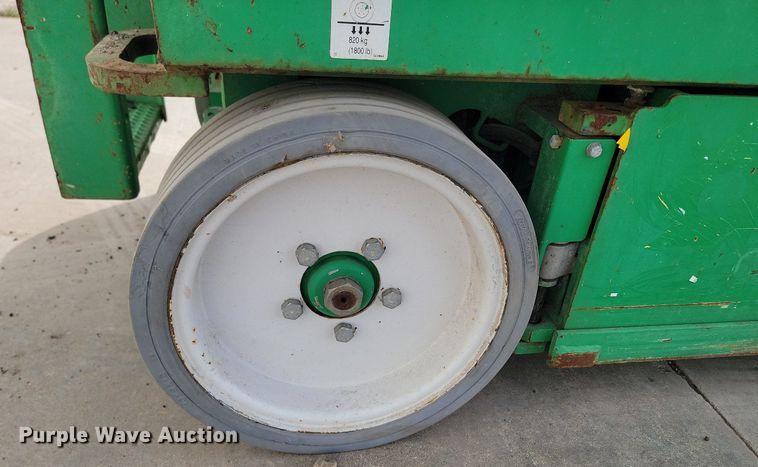 image for item LA9778 2015 Skyjack SJIII 3226 scissor lift