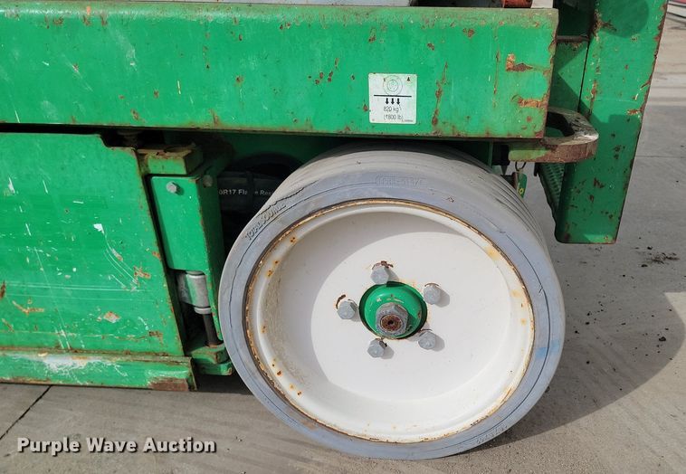 image for item LA9778 2015 Skyjack SJIII 3226 scissor lift