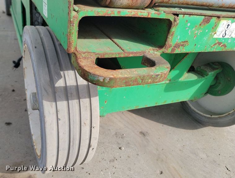 image for item LA9778 2015 Skyjack SJIII 3226 scissor lift