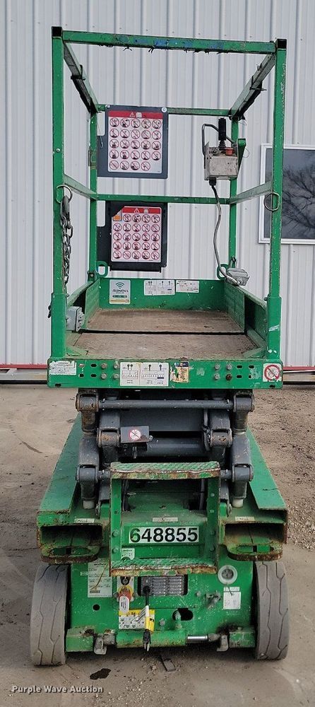 image for item LA9779 2014 Skyjack SJIII 3219 scissor lift