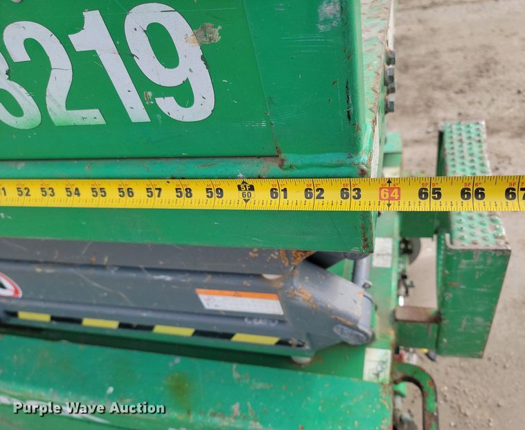 image for item LA9779 2014 Skyjack SJIII 3219 scissor lift