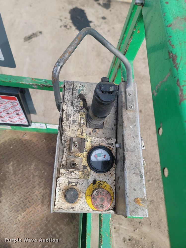 image for item LA9779 2014 Skyjack SJIII 3219 scissor lift