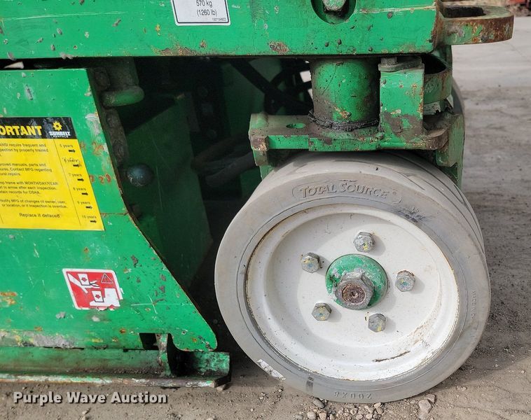 image for item LA9779 2014 Skyjack SJIII 3219 scissor lift