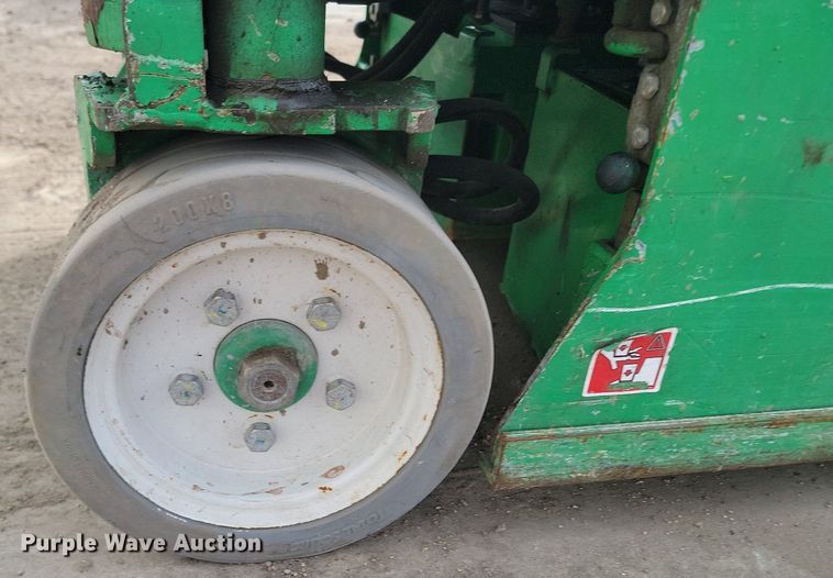 image for item LA9779 2014 Skyjack SJIII 3219 scissor lift