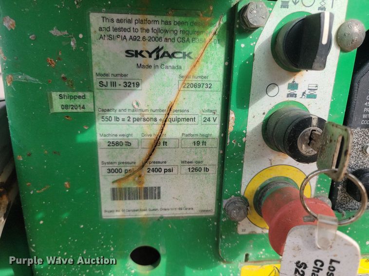 image for item LA9779 2014 Skyjack SJIII 3219 scissor lift