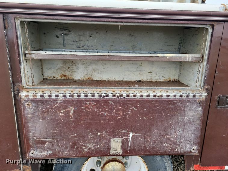 image for item LC9866 1996 Chevrolet  Kodiak pulling truck