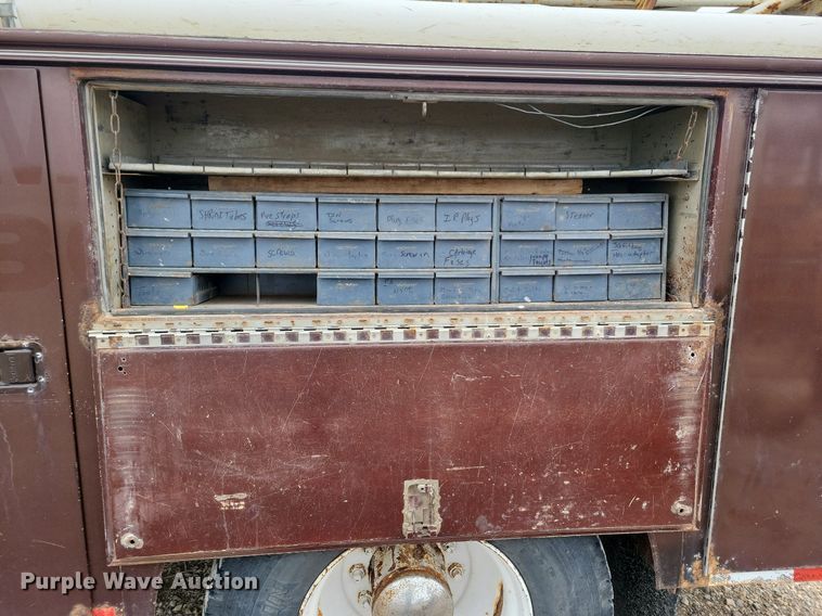 image for item LC9866 1996 Chevrolet  Kodiak pulling truck