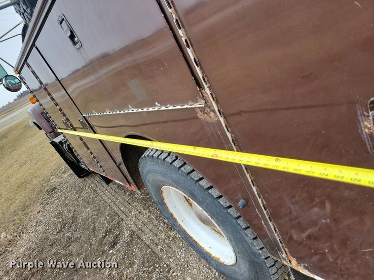 image for item LC9866 1996 Chevrolet  Kodiak pulling truck