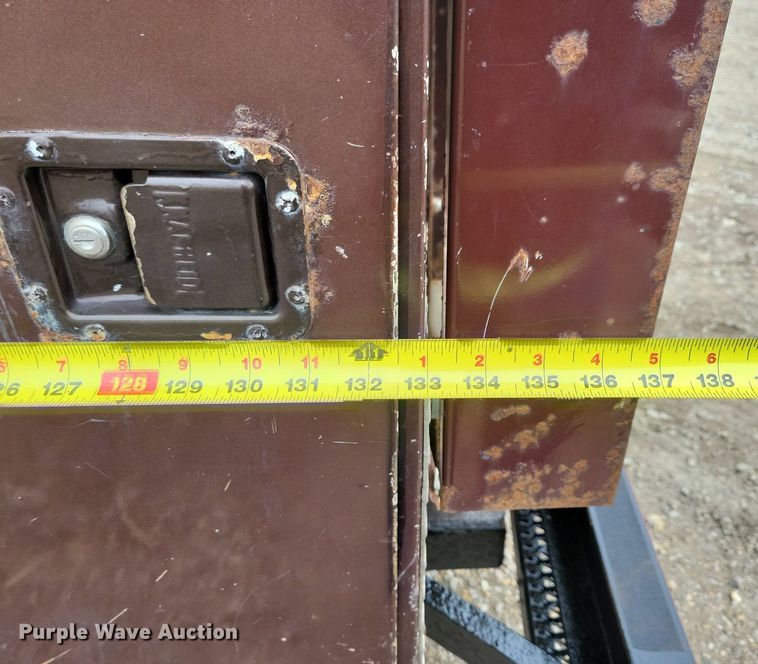 image for item LC9866 1996 Chevrolet  Kodiak pulling truck