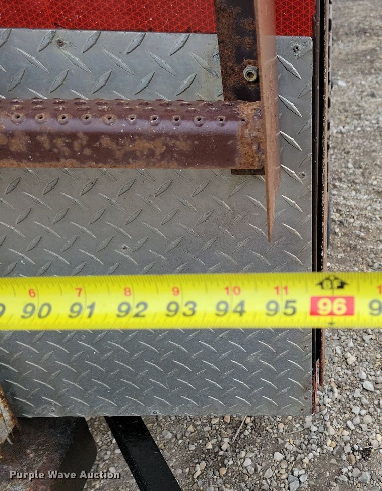 image for item LC9866 1996 Chevrolet  Kodiak pulling truck