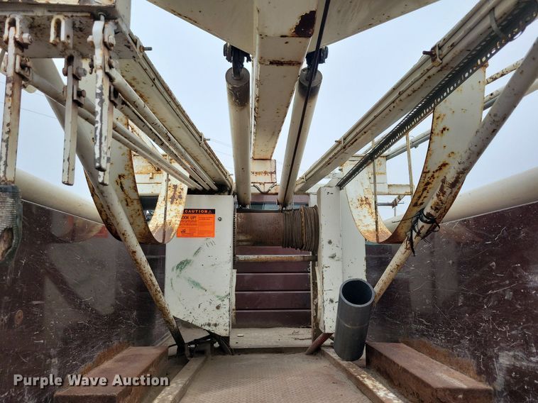 image for item LC9866 1996 Chevrolet  Kodiak pulling truck