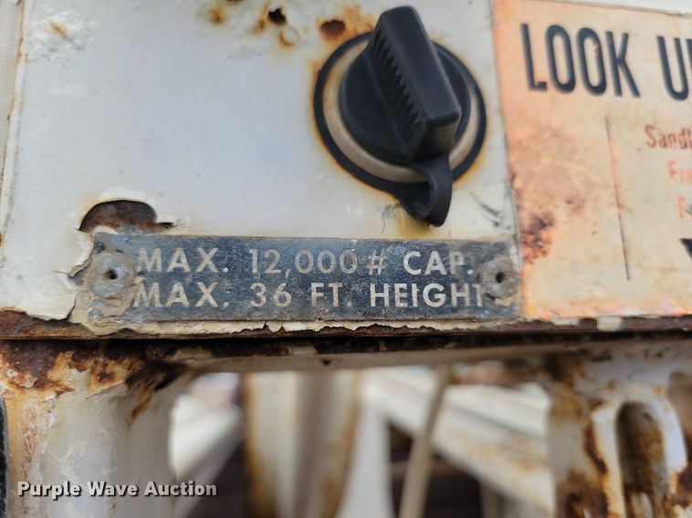 image for item LC9866 1996 Chevrolet  Kodiak pulling truck