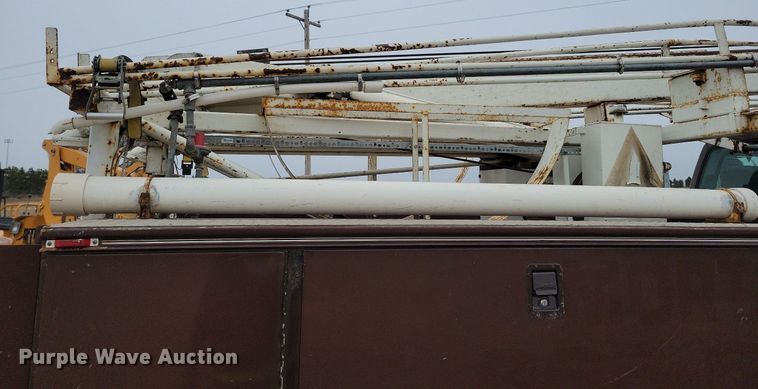 image for item LC9866 1996 Chevrolet  Kodiak pulling truck