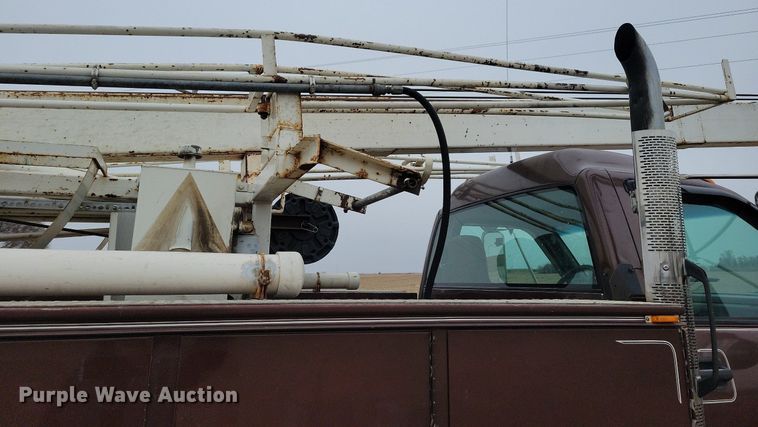 image for item LC9866 1996 Chevrolet  Kodiak pulling truck