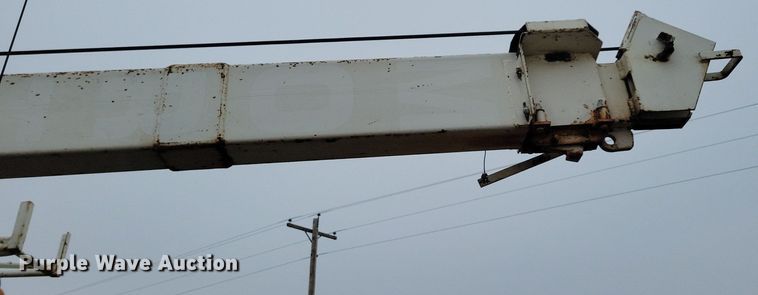 image for item LC9866 1996 Chevrolet  Kodiak pulling truck