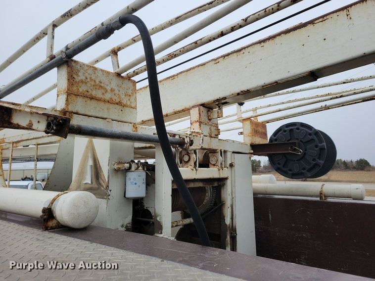 image for item LC9866 1996 Chevrolet  Kodiak pulling truck