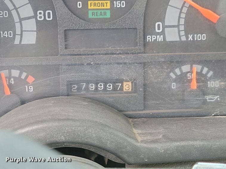 image for item LC9866 1996 Chevrolet  Kodiak pulling truck