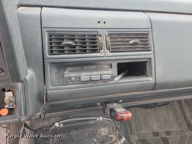 image for item LC9866 1996 Chevrolet  Kodiak pulling truck