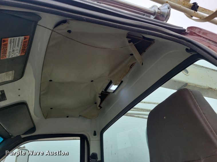 image for item LC9866 1996 Chevrolet  Kodiak pulling truck