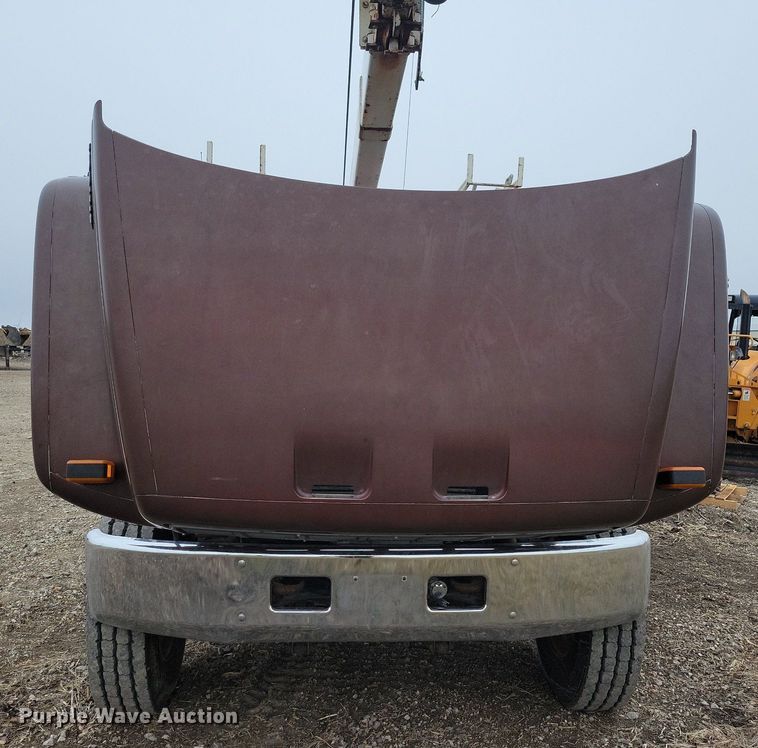 image for item LC9866 1996 Chevrolet  Kodiak pulling truck