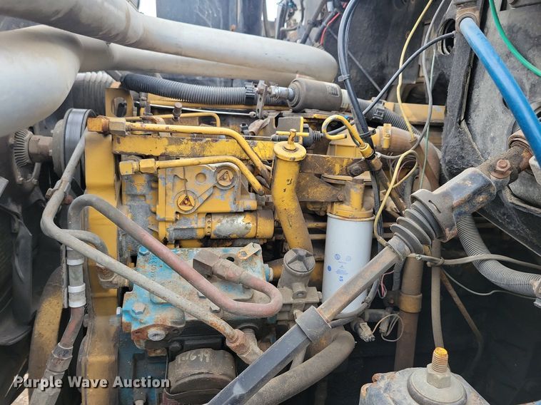 image for item LC9866 1996 Chevrolet  Kodiak pulling truck