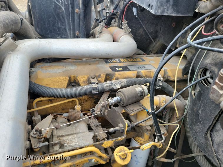 image for item LC9866 1996 Chevrolet  Kodiak pulling truck