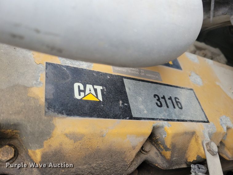 image for item LC9866 1996 Chevrolet  Kodiak pulling truck