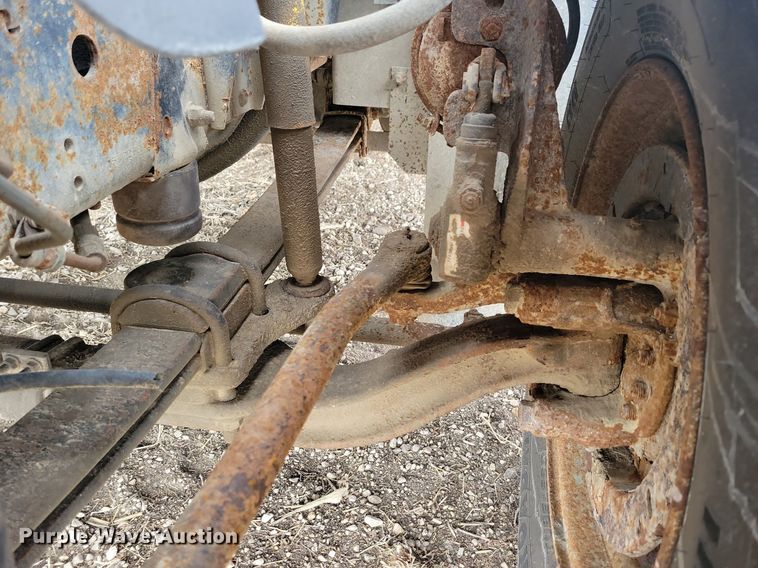 image for item LC9866 1996 Chevrolet  Kodiak pulling truck