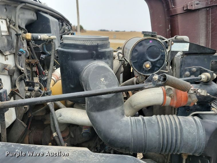 image for item LC9866 1996 Chevrolet  Kodiak pulling truck