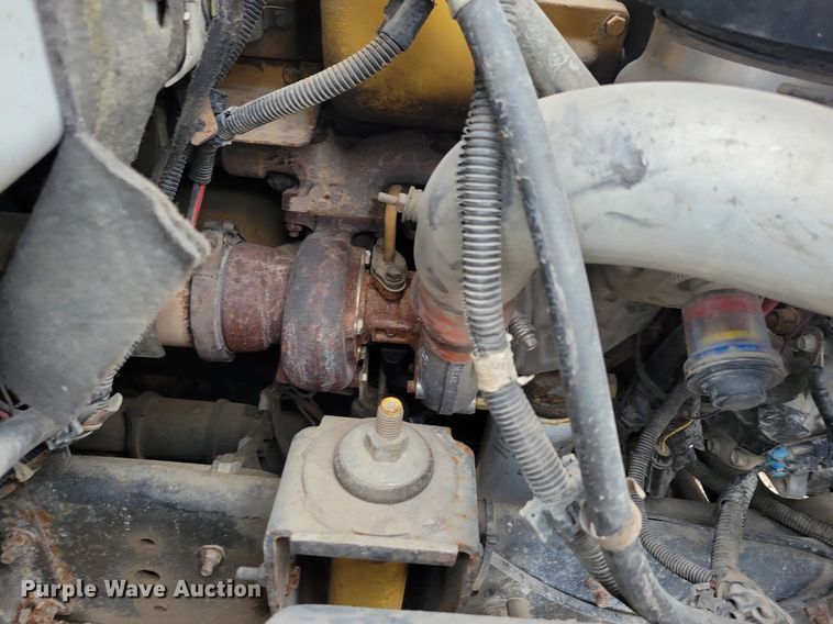 image for item LC9866 1996 Chevrolet  Kodiak pulling truck