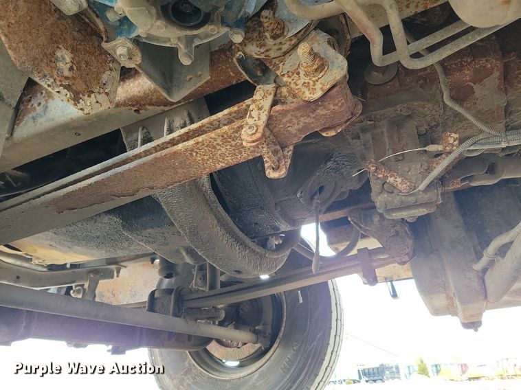 image for item LC9866 1996 Chevrolet  Kodiak pulling truck