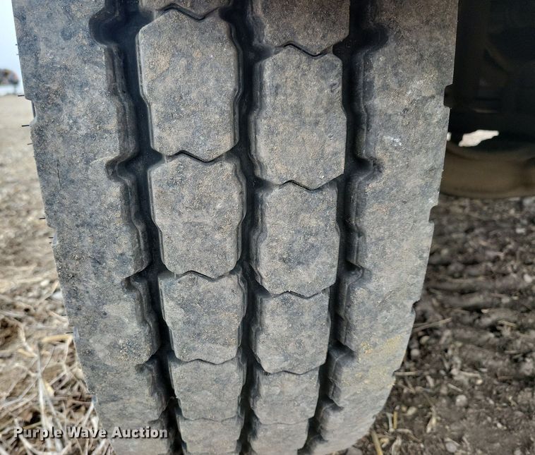 image for item LC9866 1996 Chevrolet  Kodiak pulling truck