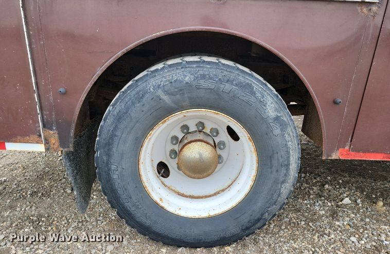 image for item LC9866 1996 Chevrolet  Kodiak pulling truck