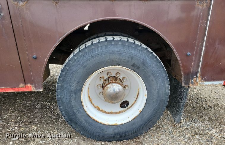 image for item LC9866 1996 Chevrolet  Kodiak pulling truck