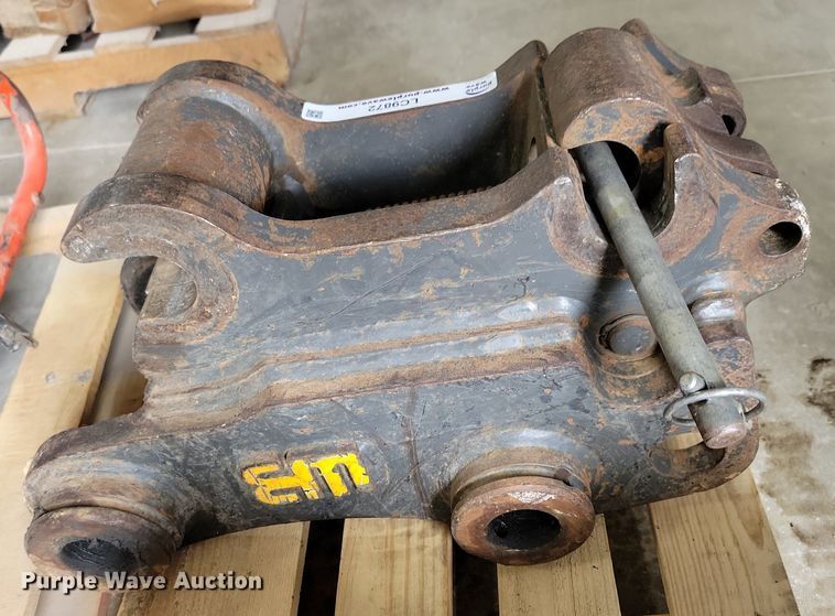 image for item LC9872 (2) WB mechanical quick attach brackets