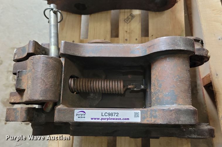 image for item LC9872 (2) WB mechanical quick attach brackets